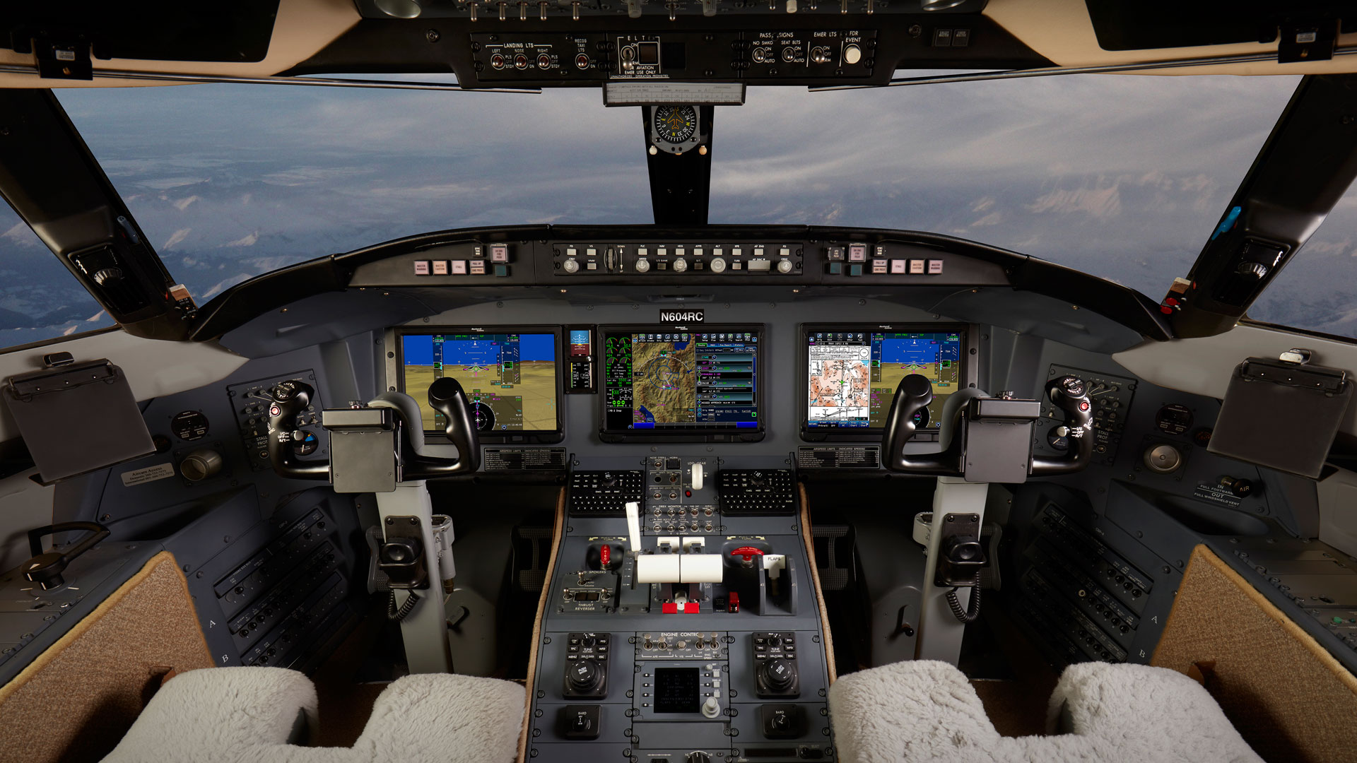 Challenger 604 corckpit
